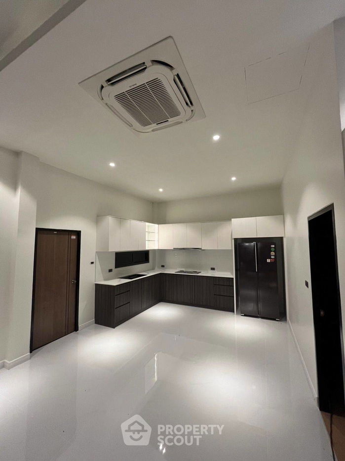 รูป วิลล่า 3-ห้องนอน ใกล้ พัทยาตะวันออก (ID 2217646) - รูปที่ 22/22