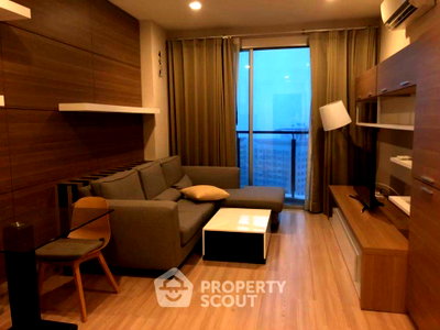 Condos for rent : 1-BR Condo at Sky Walk Residences near BTS Phra Khanong (ID 647877)