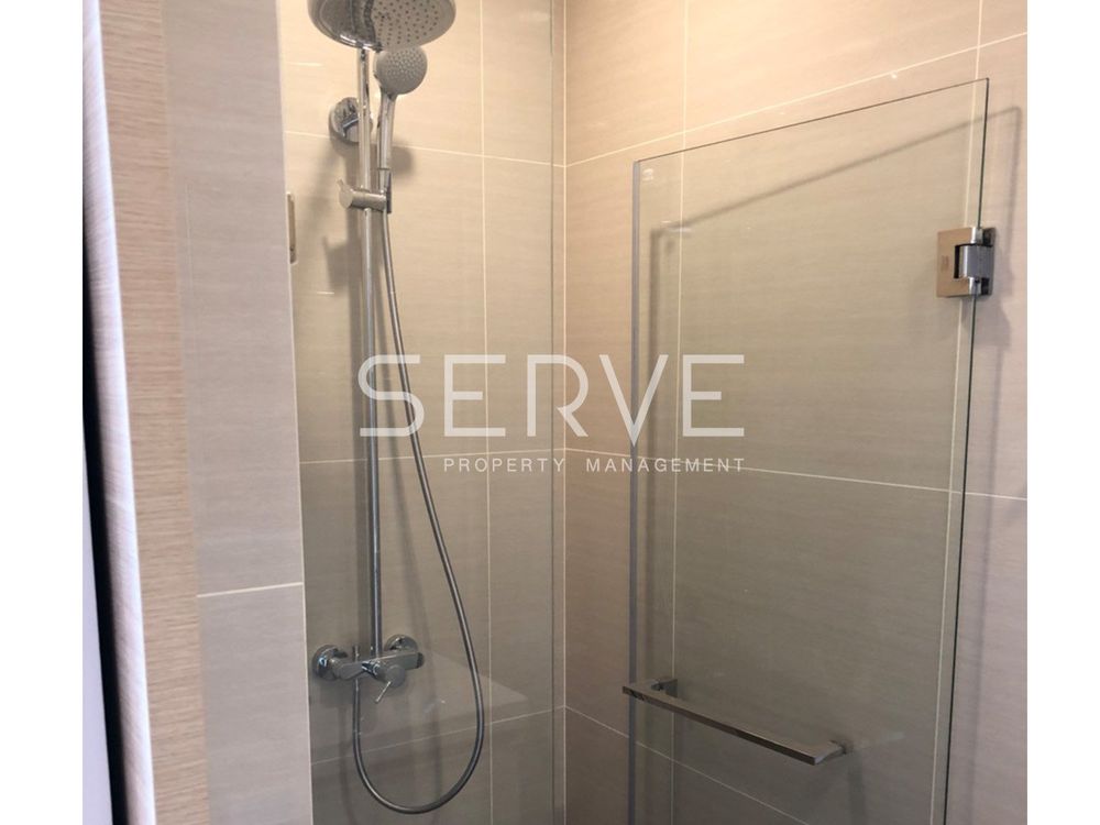 picture  Studio Unit North side on High Fl. Close to the Emporium and BTS Phrom Phong-Park 24 - 6/6
