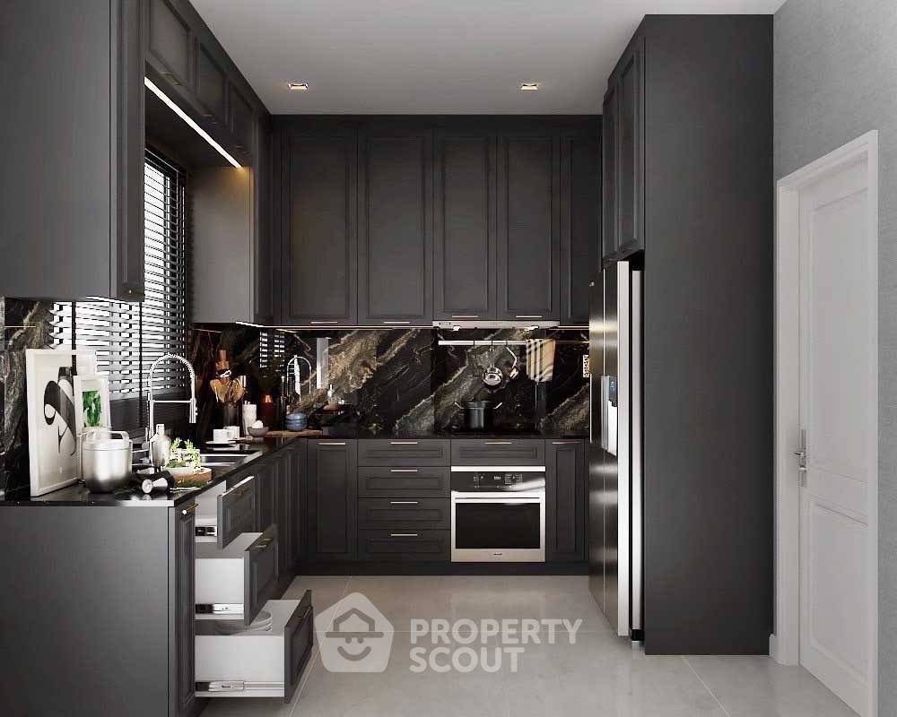 picture 4-BR House in Khlong Sam Prawet (ID 1969151) - 6/13