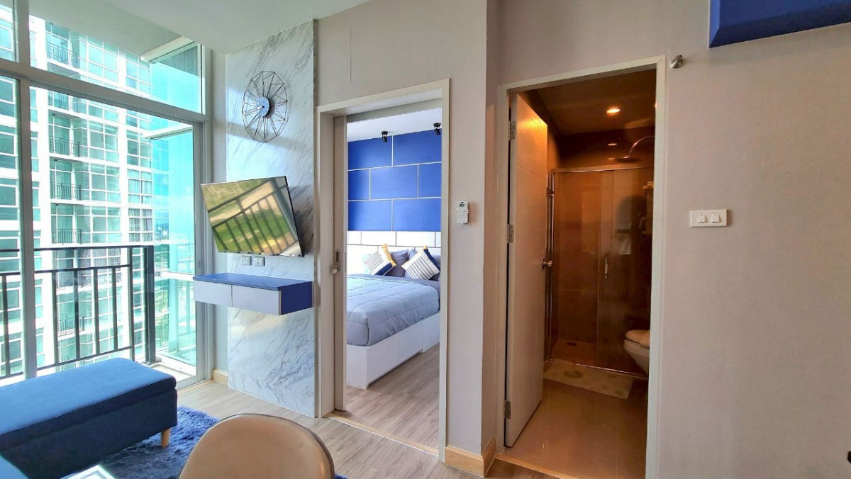picture Jomtien Beachfront Condo: Pet-Friendly, Starting at 2.47 Million THB - 5/18
