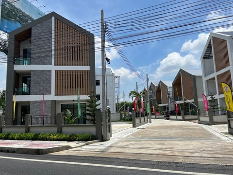 ขาย / เช่า Home Office (ชัยพฤกษ์) 2 และ 3 ชั้นพร้อมที่ดิน ทำเลดี เดินทางสะดวก ใกล้สถานีรถไฟฟ้า MRT แยกปากเกร็ด 