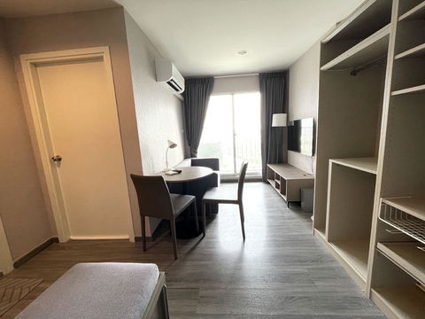 The Trust Condo @ BTS      Erawan