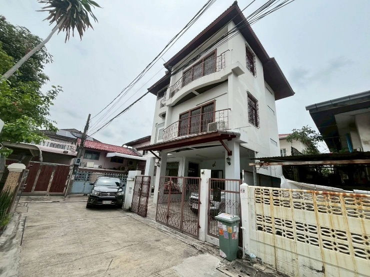 รูป ขายบ้าน 3 ชั้น ซอยสุขุมวิท 101/1 ( ซอยย่อยวชิรธรรมสาธิต14 )
( Soi Wachiratham Sathit 14 ) - รูปที่ 2/16
