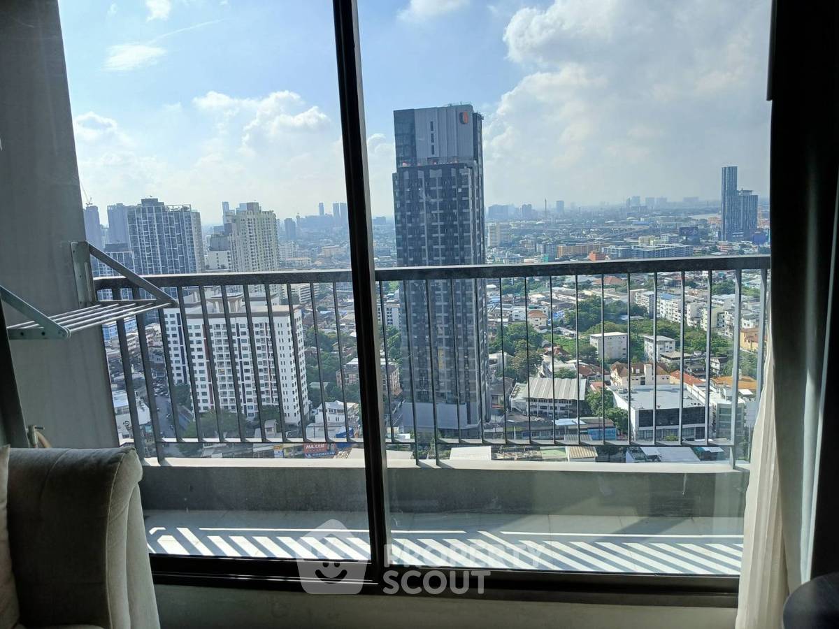 picture 2-BR Condo at Rhythm Sukhumvit 44/1 near BTS Phra Khanong (ID 1895259) - 4/10