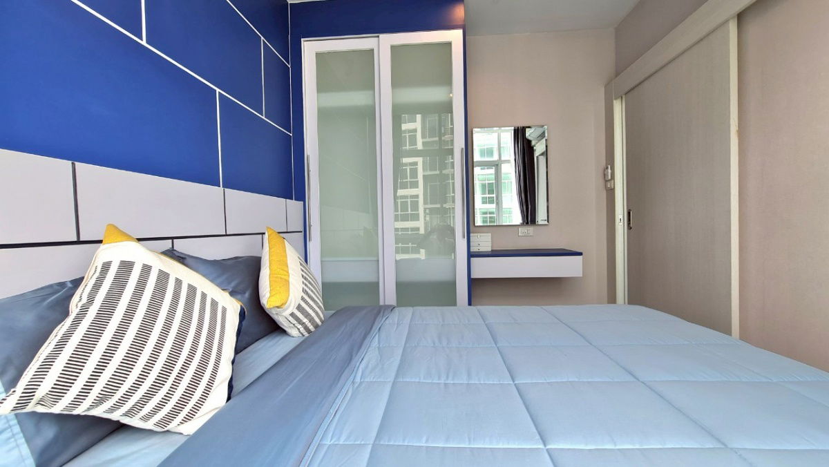 picture Jomtien Beachfront Condo: Pet-Friendly, Starting at 2.47 Million THB - 10/18