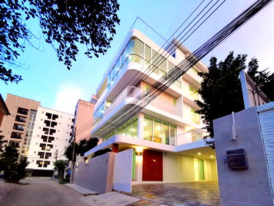 Houses for sale Suan Luang : For Sell at PORTICO Sukhumvit 77