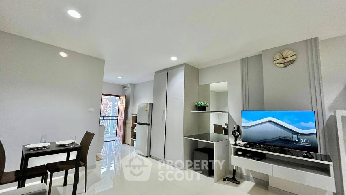 picture 1-BR Condo at Baan Klang Hua Hin Condominium close to Hua Hin Night Market (ID 2101431) - 3/12