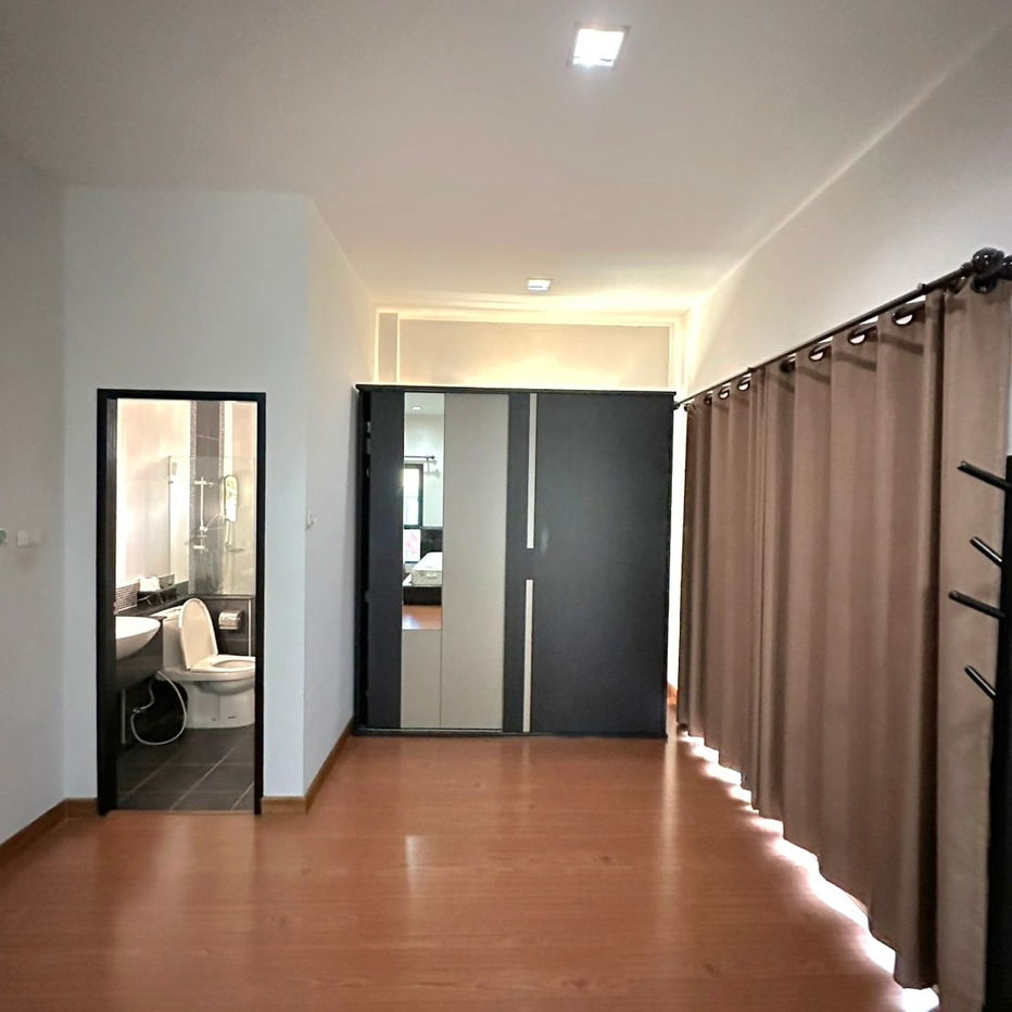 picture House for sale , near samyag market, central festival chiangmai. near 2nd ring road 700 m. - 13/16