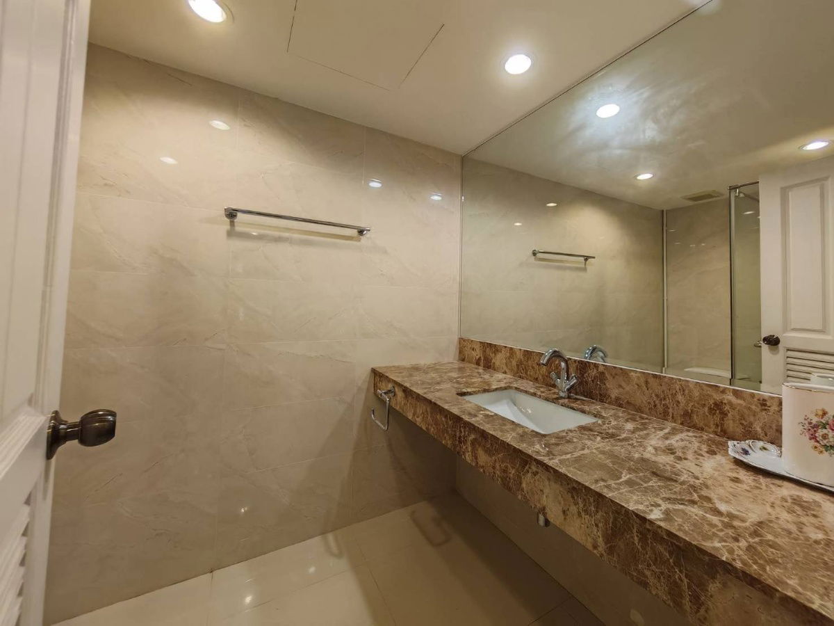 picture For Rent La Maison 24, near BTS Phahonyothin 24, beautifully renovated room, large space, ready to move in. - 9/27