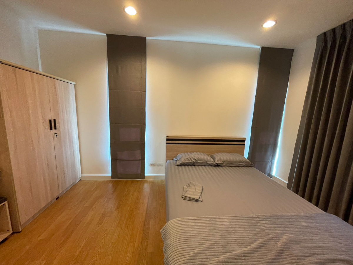 picture Three-bedroom detached house for rent in Mooban Nara Botanic Srinakarin, 9 minute walk from MRT Sri Lasalle Station - 7/13