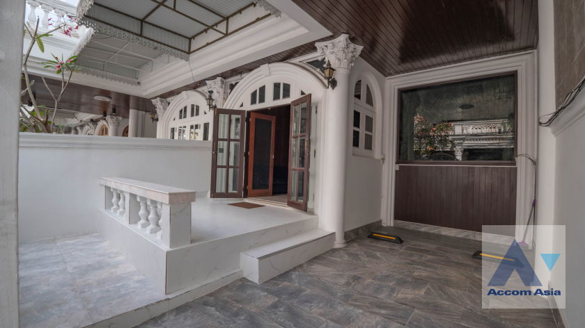 รูป 🔼🔽 AccomA 📩 Pet friendly,Home Office 5 BR House @Ekkamai Villas (AA16887) - รูปที่ 2/6