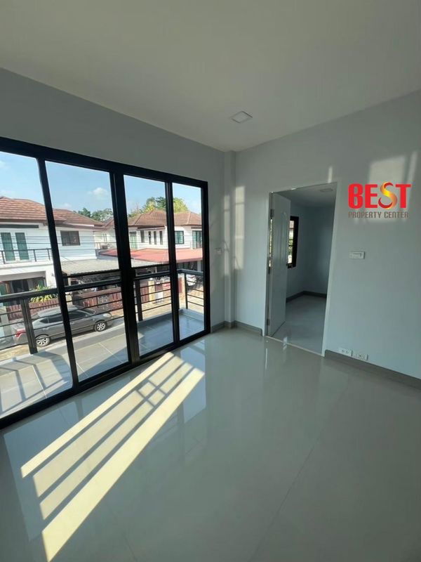 picture Fully Renovated - House for Sale, The Tara Ramintra (Phraya Suren 35) – Ready to Move In - 10/15