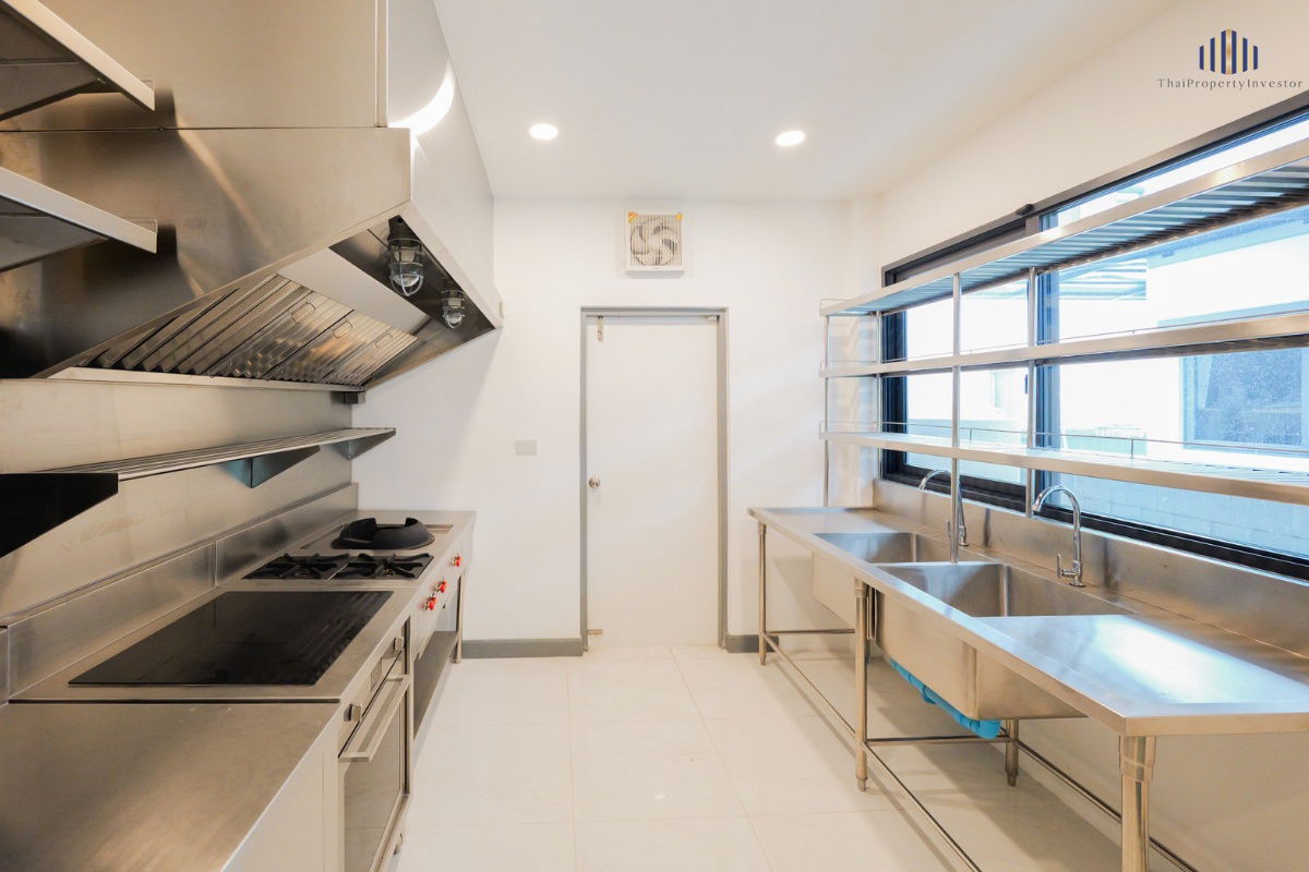 picture Luxury Detached House for Sale in The City Sukhumvit–Onnut (Urbanite Model) Brand new! Never occupied. Land size: 72.1 sq.wah  - 16/17