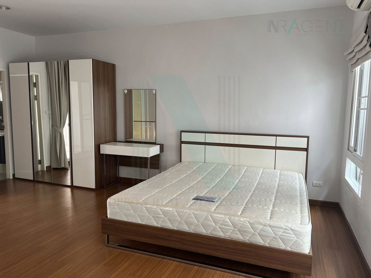 รูป ให้เช่าทาวน์เฮาส์ 3 ชั้น บ้านกลางกรุงสาทร 3 ห้องนอน 3 ห้องน้ำ - รูปที่ 7/8