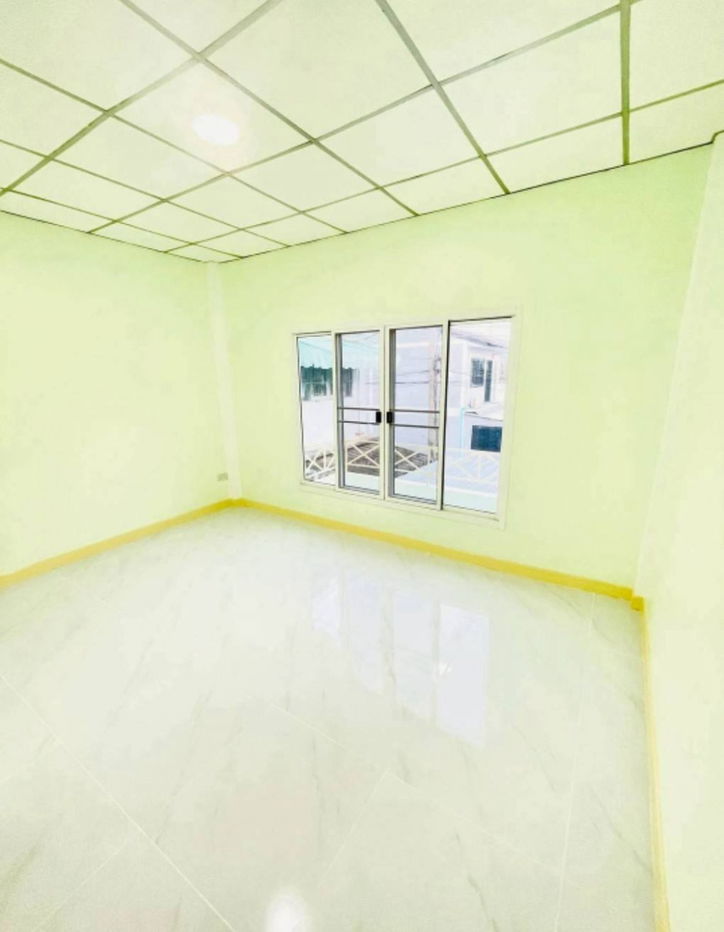 รูป บ้านรีโนเวท หมู่บ้านมนวดี (วัดลาดปลาดุก)) ทาวน์เฮาส์ 2 ชั้น พื้นที่ 16 ตร.ว. ขายเพียง 1.49 ล้านบาท - รูปที่ 3/5