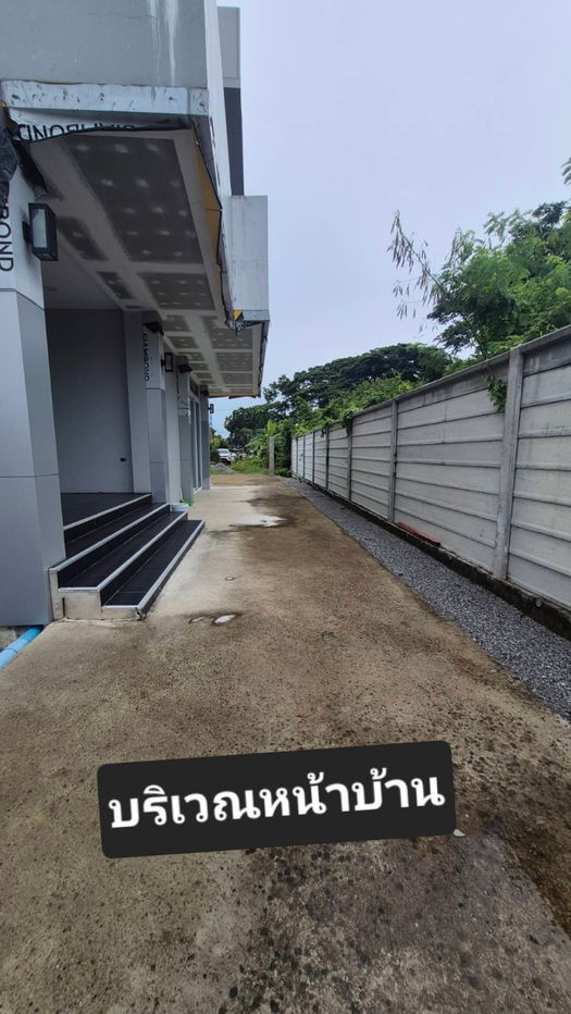 รูป บ้านเดี่ยว2 ชั้น สไตล์ คอนเทมโพรารี่ เน้นพื้นที่ใช้สอย แถมฟรี บ้านอีก1หลัง - รูปที่ 16/19