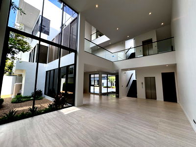 Houses for sale : HOT DEAL! BUGAAN KRUNGTHEP KREETHA 3 STOREYS 540SQM.