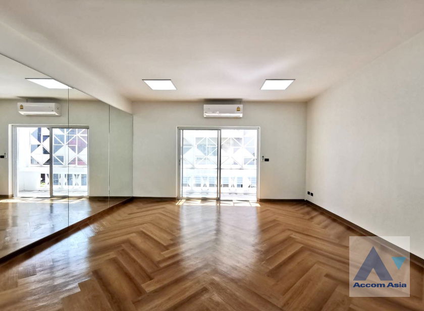 picture 🔼🔽 AccomA 📩  5 BR Townhouse @Park Avenue (AA18595) - 2/10