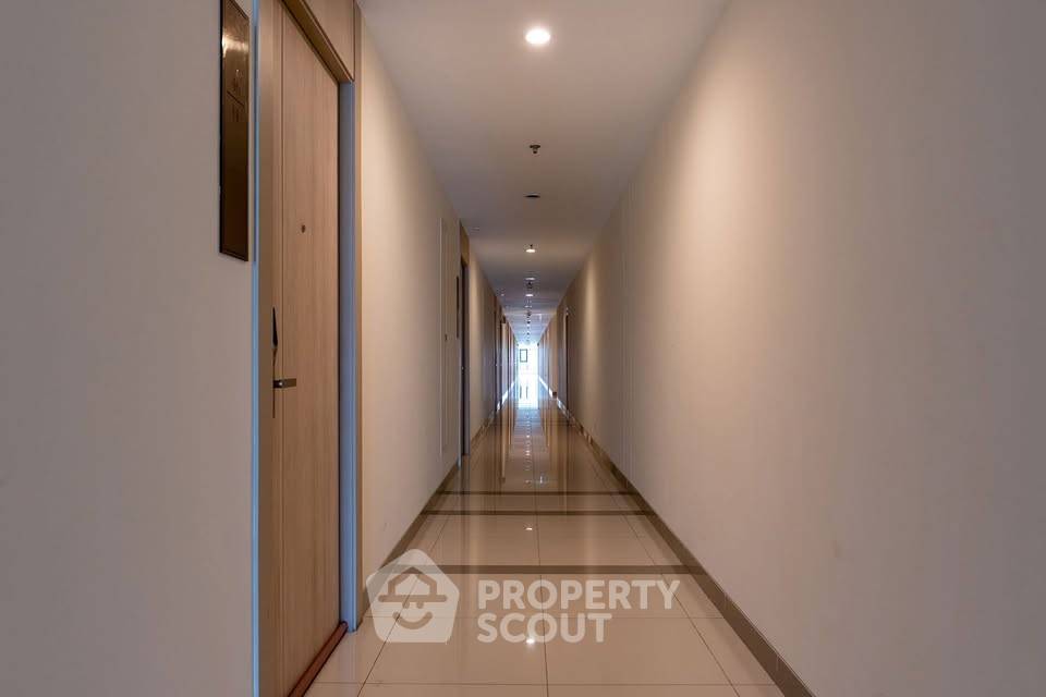 picture 1-BR Condo at Life Asoke near ARL Makkasan (ID 2219247) - 8/9