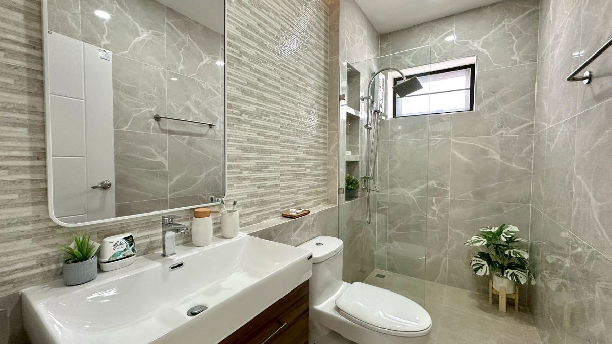 picture New Homes Near International Schools! 10 Mins to Regent & Rugby. From 3.89M THB. - 14/29