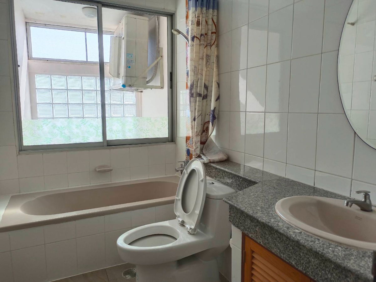 picture Two-bedroom condominium unit for sale in NS Tower Bangna Condominium, only 2 minutes walk from Central Bangna Department Store - 5/7