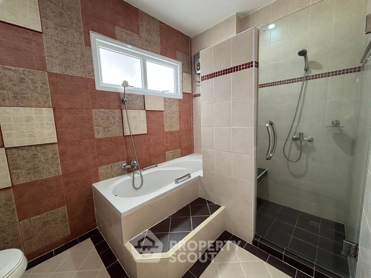 picture 3-BR House close to East Pattaya (ID 2219433) - 13/20