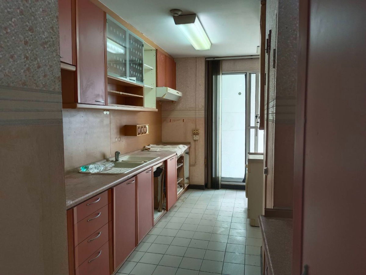 picture Two-bedroom unit for sale in NS Tower Bangna Condominium, 2 minute walk from Central Bangna Department Store - 3/9