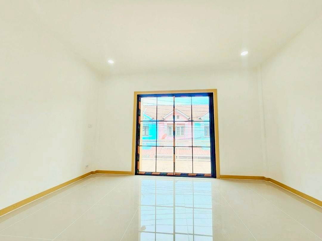 รูป ขายบ้านรีโนเวท หมู่บ้านปิยวรารมย์ เฟส 3 ทาวน์เฮาส์ 2 ชั้น พื้นที่ 16 ตร.ว. ราคา 1,490,000 บาท - รูปที่ 4/7