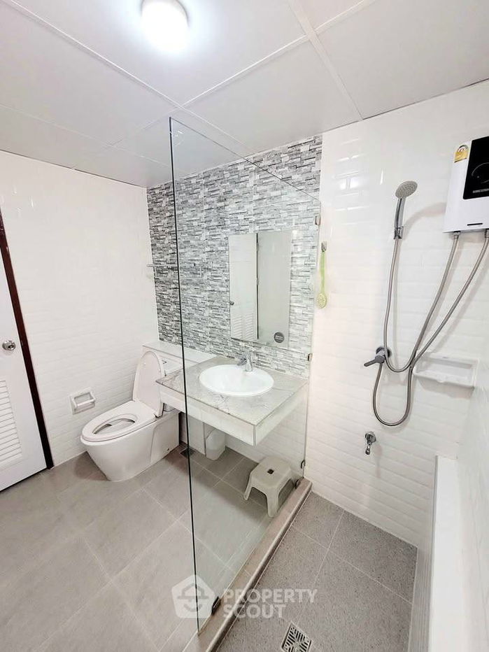 รูป คอนโด 2-ห้องนอน ที่ โมเดิร์นโฮมเพลส ใน สวนหลวง (ID 2223750) - รูปที่ 8/8