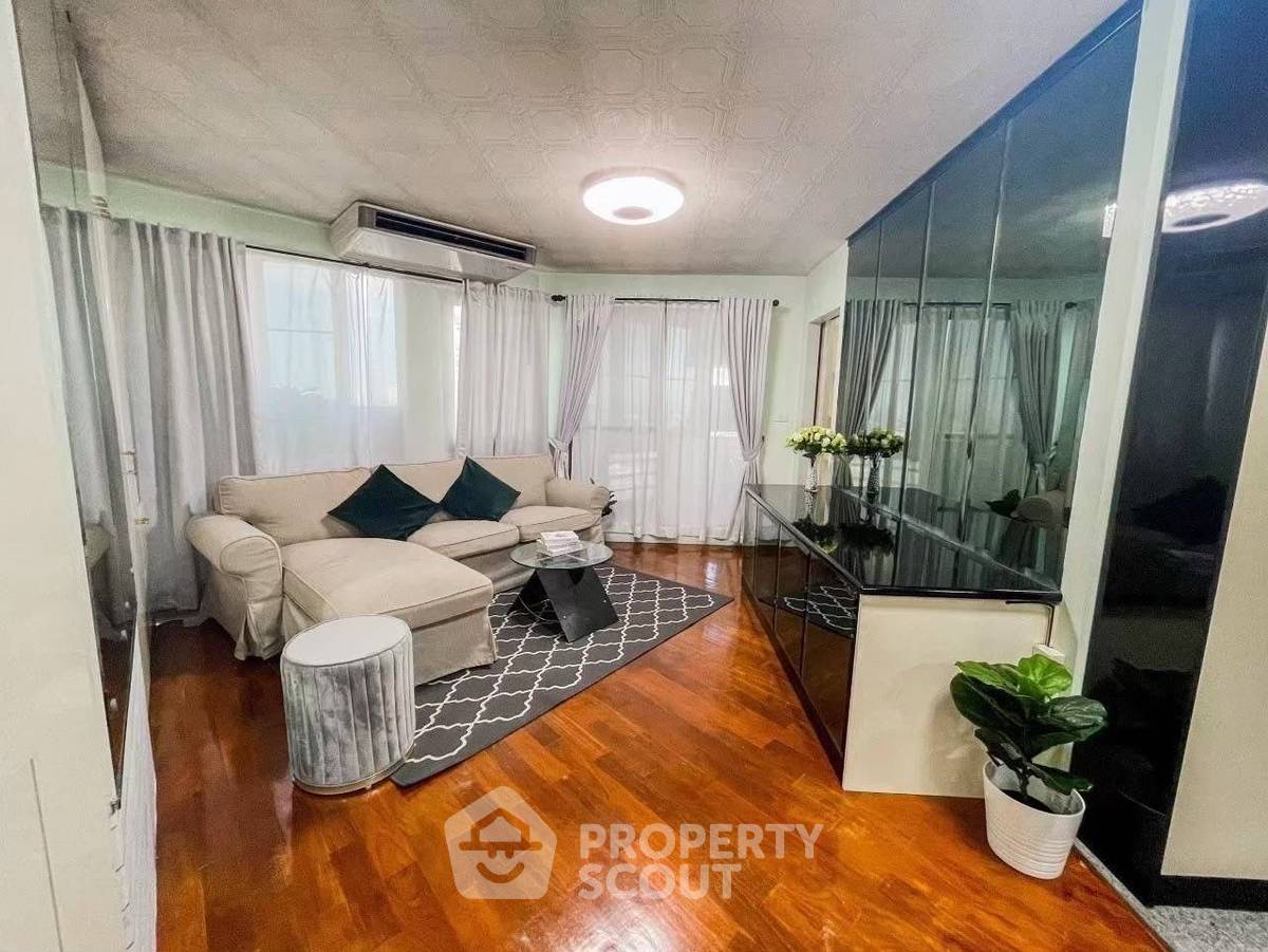 picture 2-BR Condo at Floraville Condominium near ARL Hua Mak (ID 2042227) - 1/11