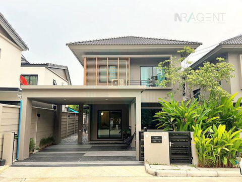 ให้เช่าบ้านเดี่ยว 2 ชั้น โคโม่ โบทานิก้า บางนา 4 ห้องนอน 3 ห้องน้ำ