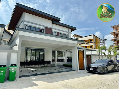 House Luxury for rent To beach only 5mins