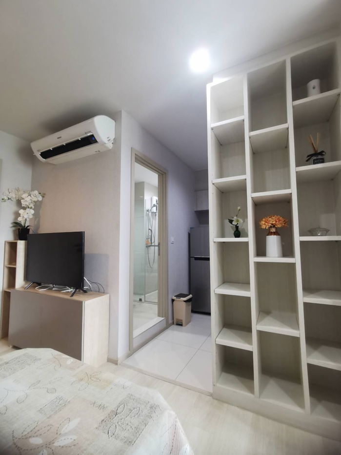 picture Life One Wireless | Only 120 meters from BTS Phloen Chit - 8/16