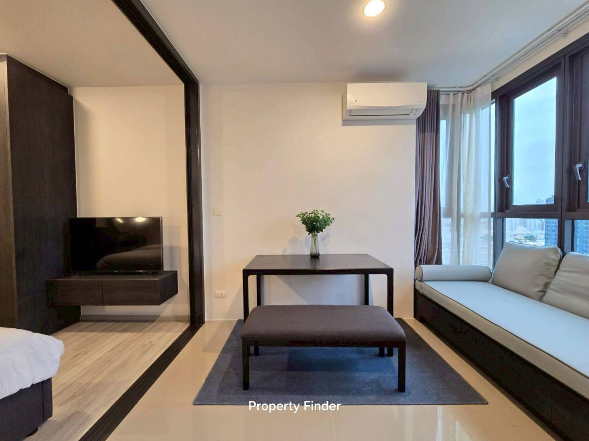 picture Condo for Rent : XT Huaikhwang  Schedule a viewing 👉 Line: @propertybkk1 - 12/16