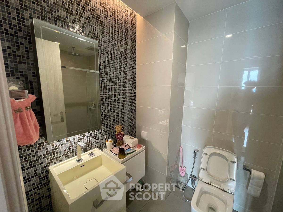picture 2-BR Condo at 333 Riverside near MRT Bang Pho (ID 2035599) - 10/25