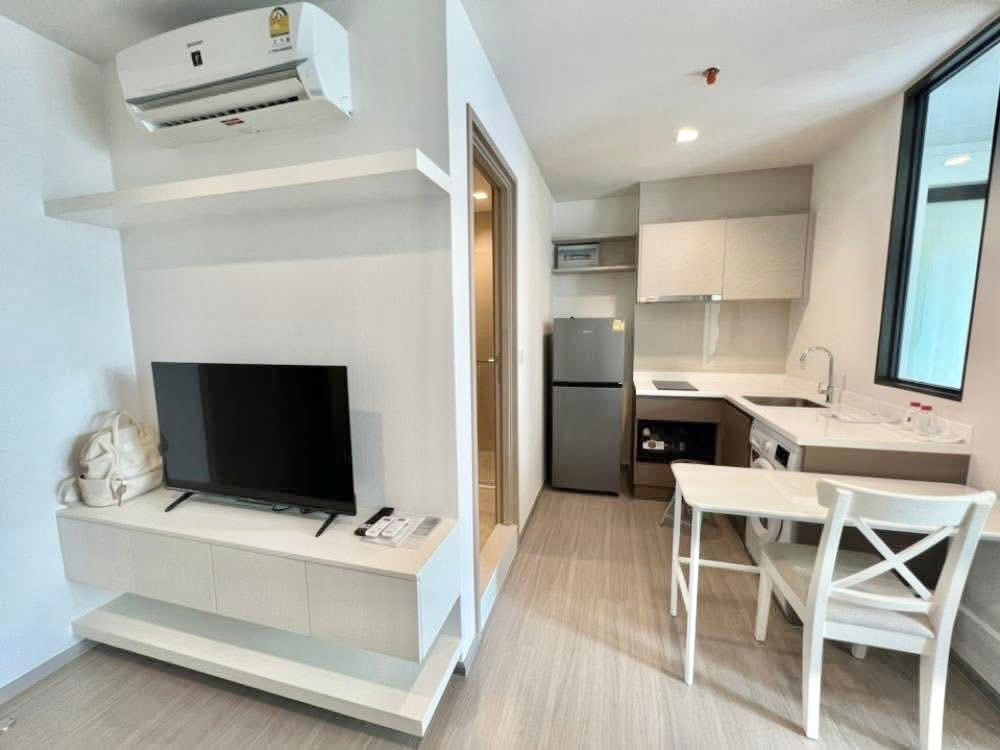 picture Condo for Rent : Life Sathorn-Sierra  1 Bedroom Nice decorated Built-in furniture  Fully furnished no damage earthquake Near BTS Talat Phlu - 9/17
