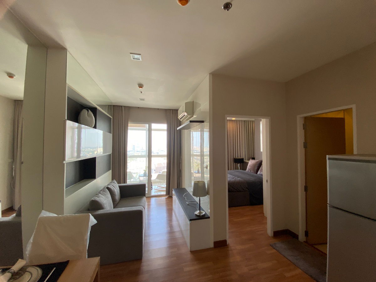 picture One-bedroom unit for rent in The Coast Bangkok Condominium, near with skywalk to BTS Bangna Station - 1/7