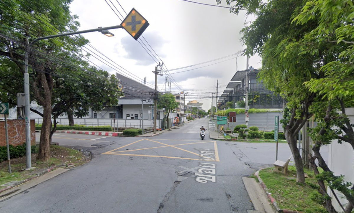 รูป ขายถูก!! ที่ดินรามคำแหงซอย 21 (ถนนนวศรี) ถนนสวยปรับใหม่ทั้งเส้น **ราคาถูกที่สุดในโซนนี้แ - รูปที่ 3/4