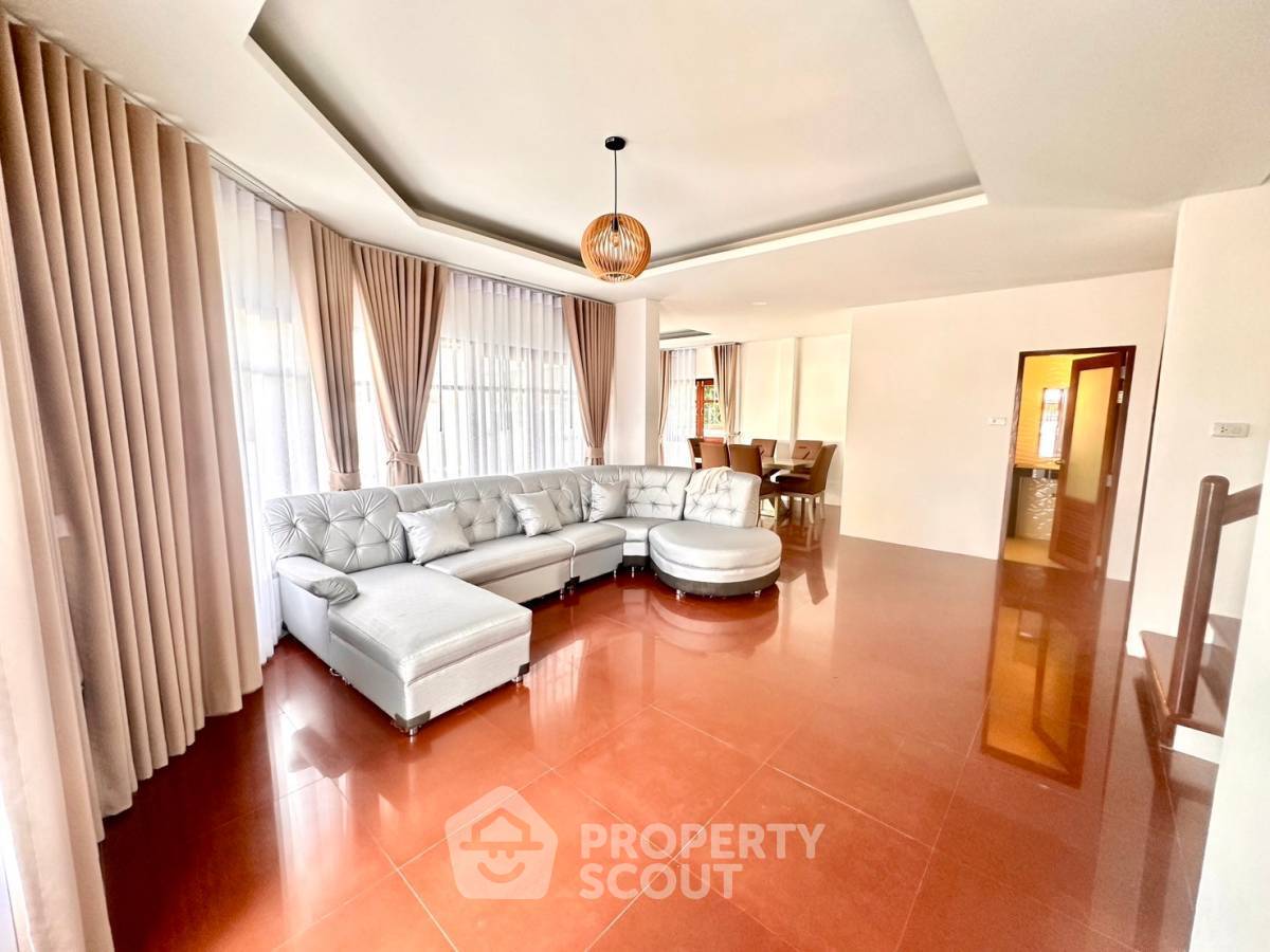 picture 3-BR House close to Hua Hin Night Market (ID 1929731) - 4/10