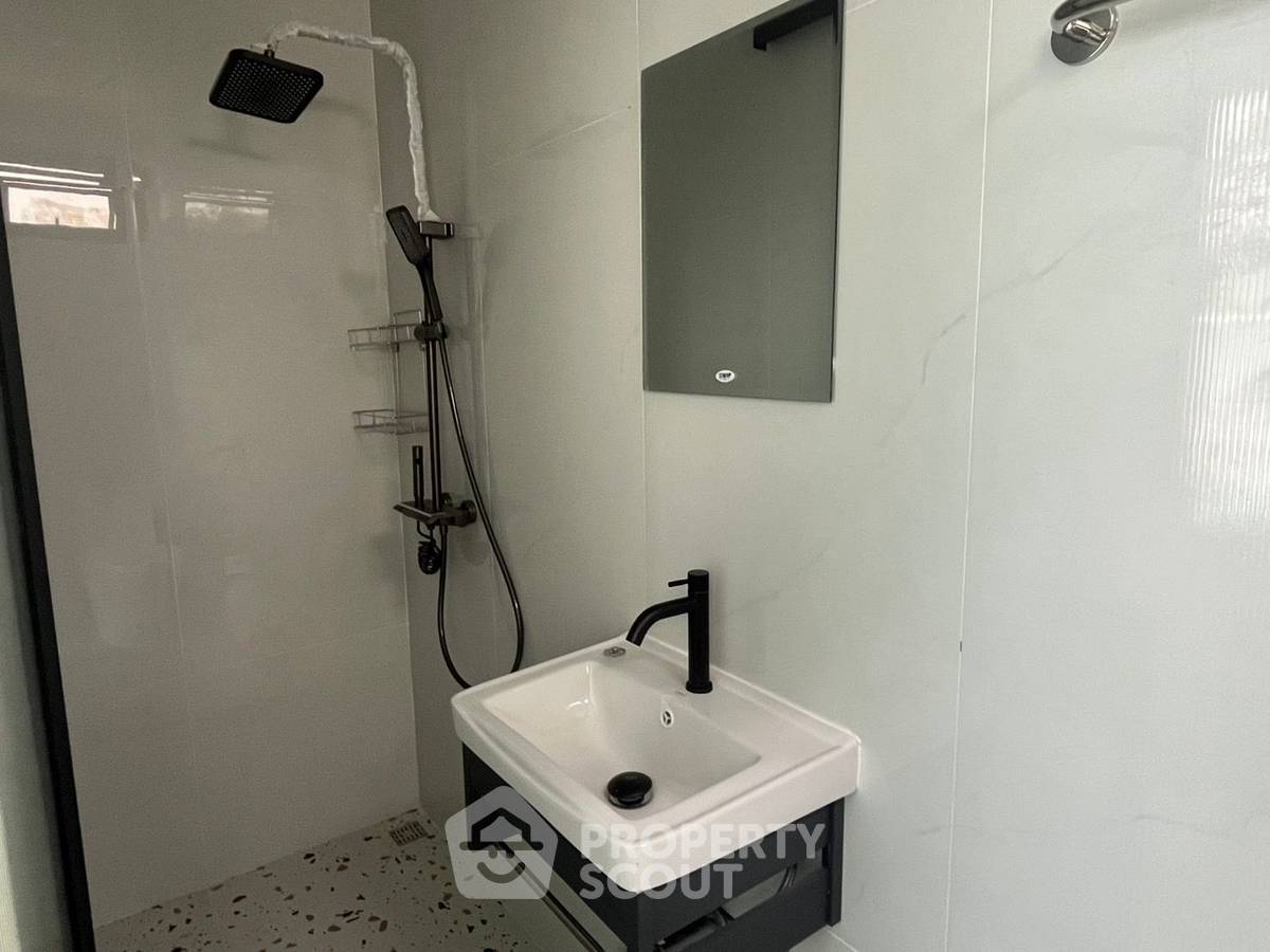รูป วิลล่า 3-ห้องนอน ใกล้ พัทยาตะวันออก (ID 2217646) - รูปที่ 4/22