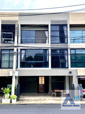 ทาวน์โฮมให้เช่า : 🔼🔽 AccomA 📩 Garden View 5 BR Townhouse @ (AA44279)