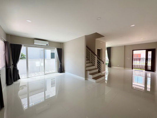 picture FOR RENT THE CITY SUKSAWAT 64 / 4 bedrooms 5 bathrooms / 53 Sqw. 230 Sqm. **55,000** NEW HOUSE. CLOSE TO BHUMIBOL BRIDGE - 2/15