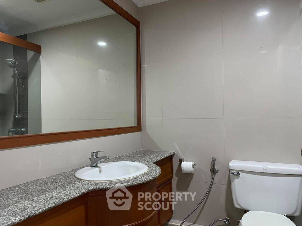 picture 2-BR Condo at Sathorn Gardens near MRT Si Lom (ID 482757) - 25/26