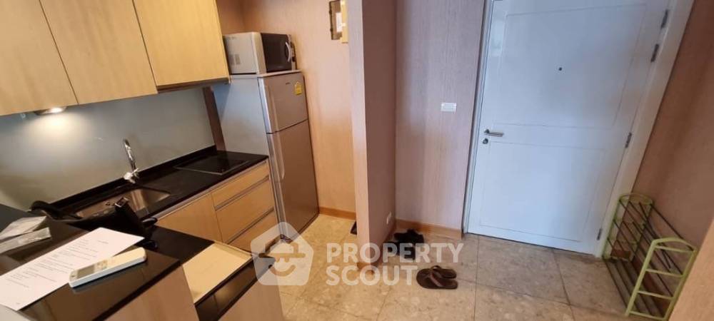 picture 1-BR Condo at Sathorn Gardens near MRT Si Lom (ID 1945812) - 3/5