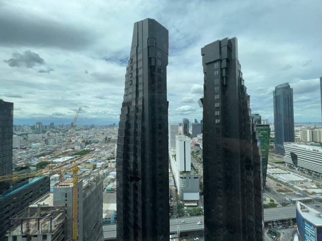 รูป ให้เช่า ห้องสตูดิโอ ขนาด 28 ตรม. คอนโด Life Asoke Rama9 ตกแต่งสวย ชั้นสูง วิวทิศเหนือ ไม่ร้อน ใกล้ MRT พระราม 9 สนใจนัดชมห้องจริง โทร.062-339-3663 - รูปที่ 3/8