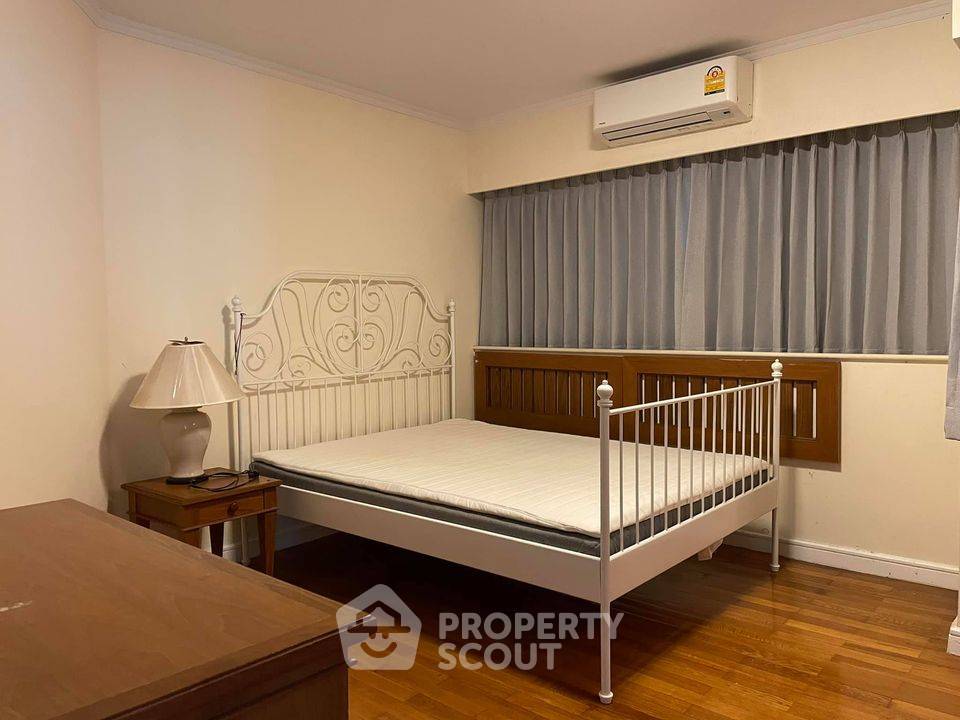 picture 2-BR Condo at Sathorn Gardens near MRT Si Lom (ID 482757) - 6/26