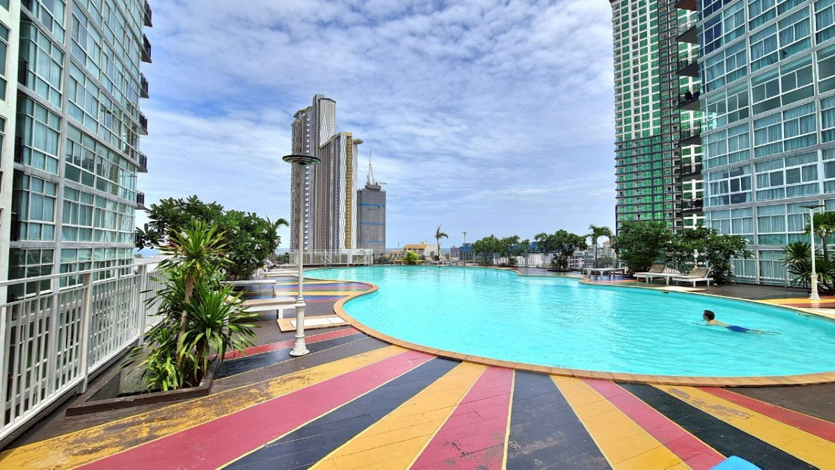 picture Jomtien Beachfront Condo: Pet-Friendly, Starting at 2.47 Million THB - 17/18