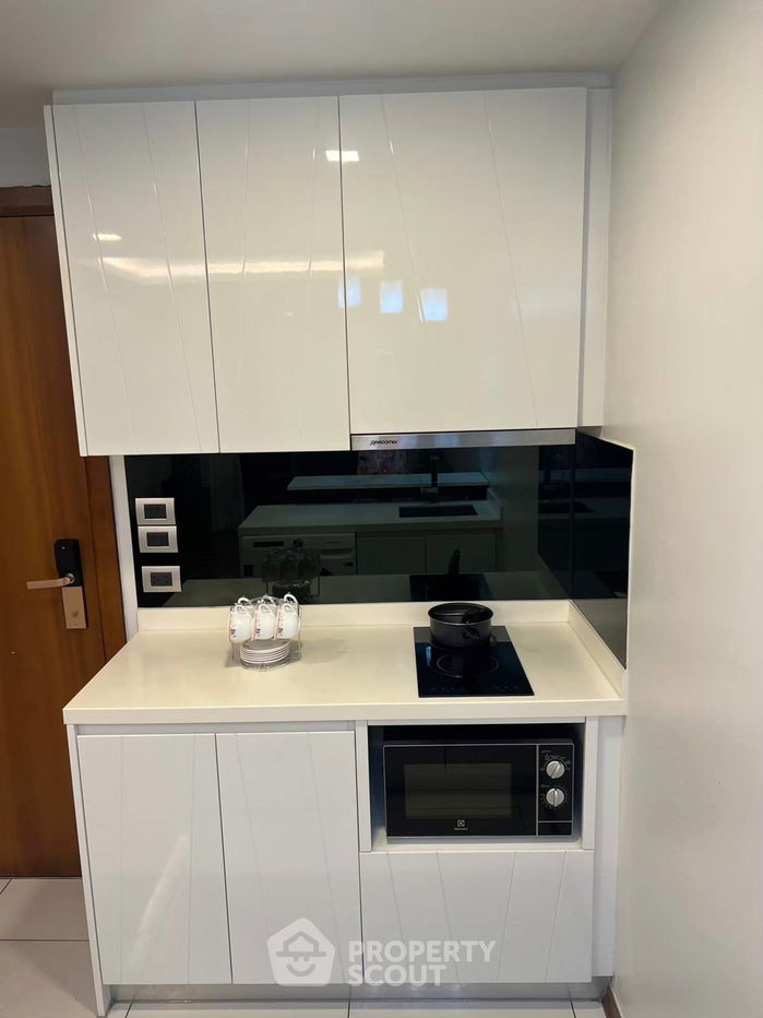 picture 1-BR Condo at The Peak Towers close to Phratamnak (ID 2218153) - 6/12