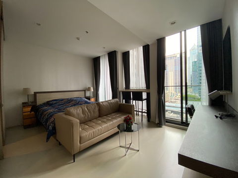 ♦ Prime Location ♦ ตึก B ชั้น 10+ | 1 ห้องนอน 51.49 ตร.ม. | คอนโดมี Skywalk เชื่อมเข้า BTS เพลินจิต, Central Embassy